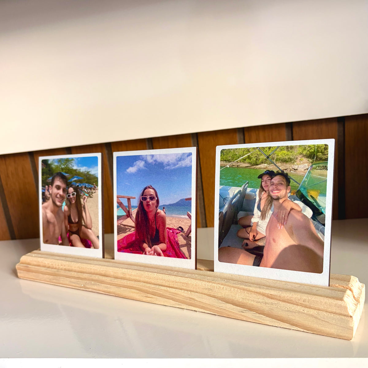 Porta Retrato de Mesa + 3 Fotos